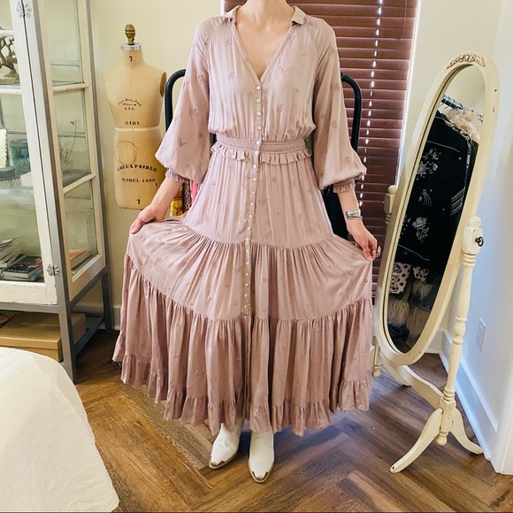 SOLD ♥️ Spell ♥️ SAMPLE Lavender Embroidered Gown - Picture 2 of 8